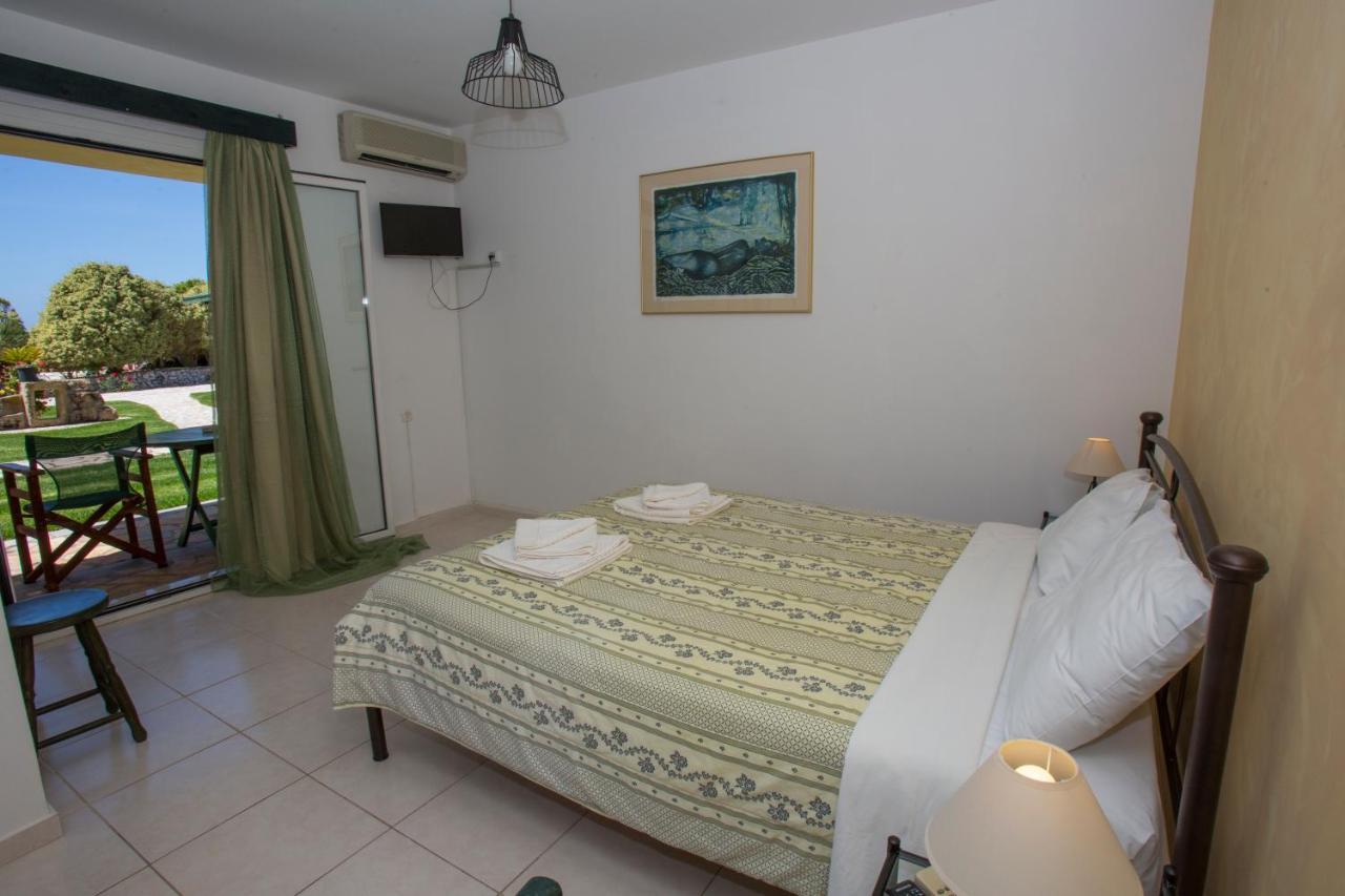 Sandy Beach Villas And Apartments Svoronata Exterior foto
