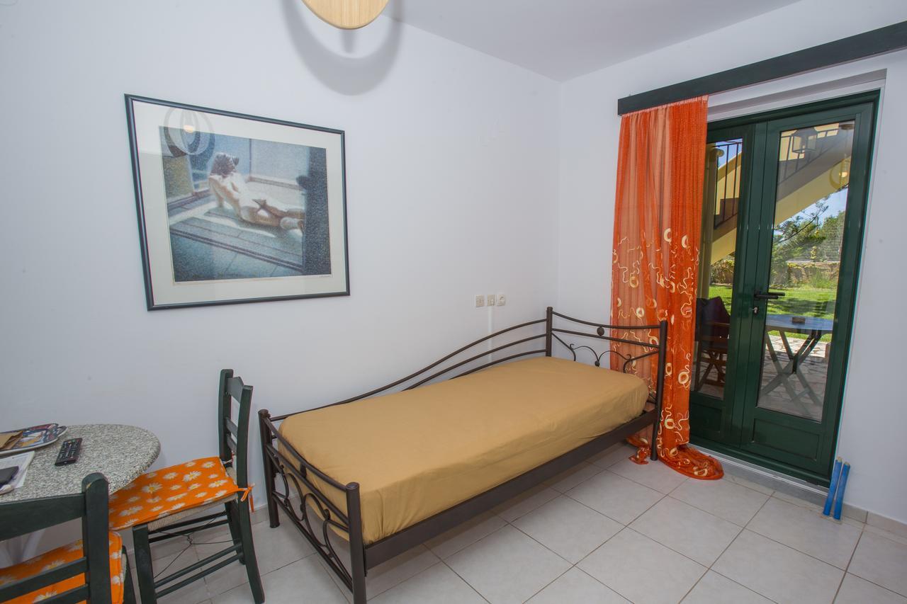 Sandy Beach Villas And Apartments Svoronata Exterior foto